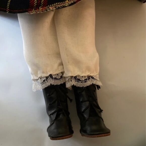 COLLECTOR” VTG.  BEAUTIFUL Victorian Exclusive Doll 16" Tall Cap Blonde Hair - Picture 4 of 9